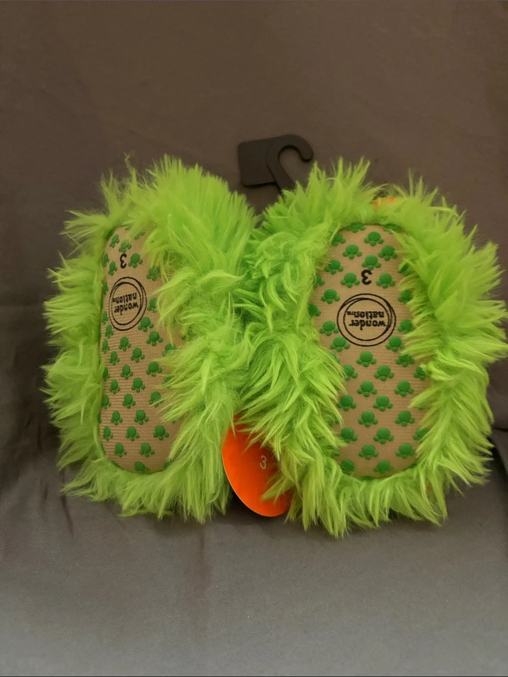 wonder nation Green Fuzzy Monster Slippers with Orange Claws - Size 3 NWT SDR
